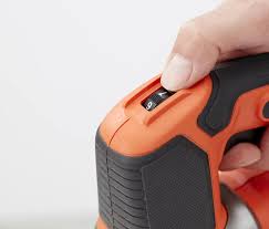 Black & Decker pendeldecoupeerzaag 650W