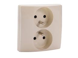 Legrand Niloe stopcontact 2x 2P+A creme