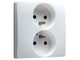 Legrand Niloe stopcontact 2x 2P+A wit